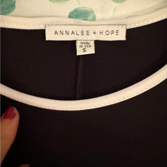 Annalee + Hope - Picture 2 of 3